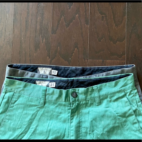 2 bundle Volcom Shorts - Picture 9 of 9